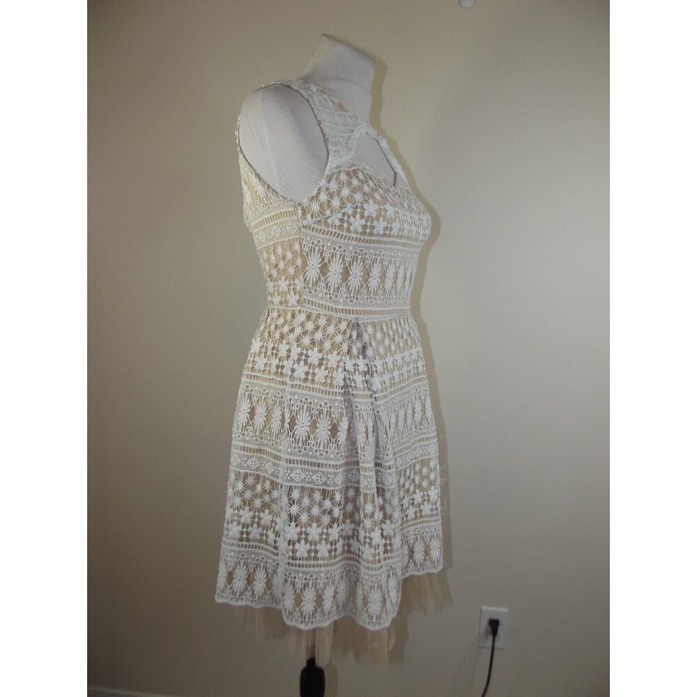 Francescas Womens Sleeveless DRESS - Size XS - White Lace Over Nude - Picture 5 of 6